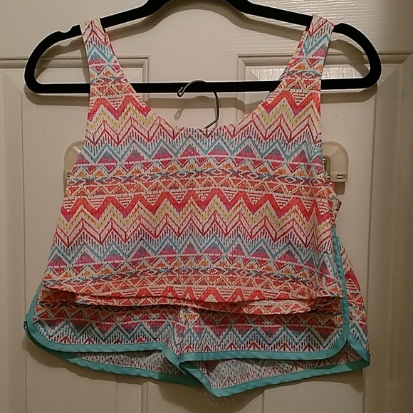 Crop top and shorts size small - Picture 1 of 6